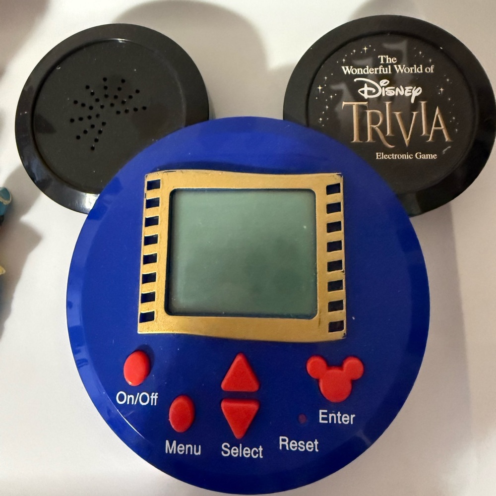 Disney Blue and Red Trivia Game Works!!!